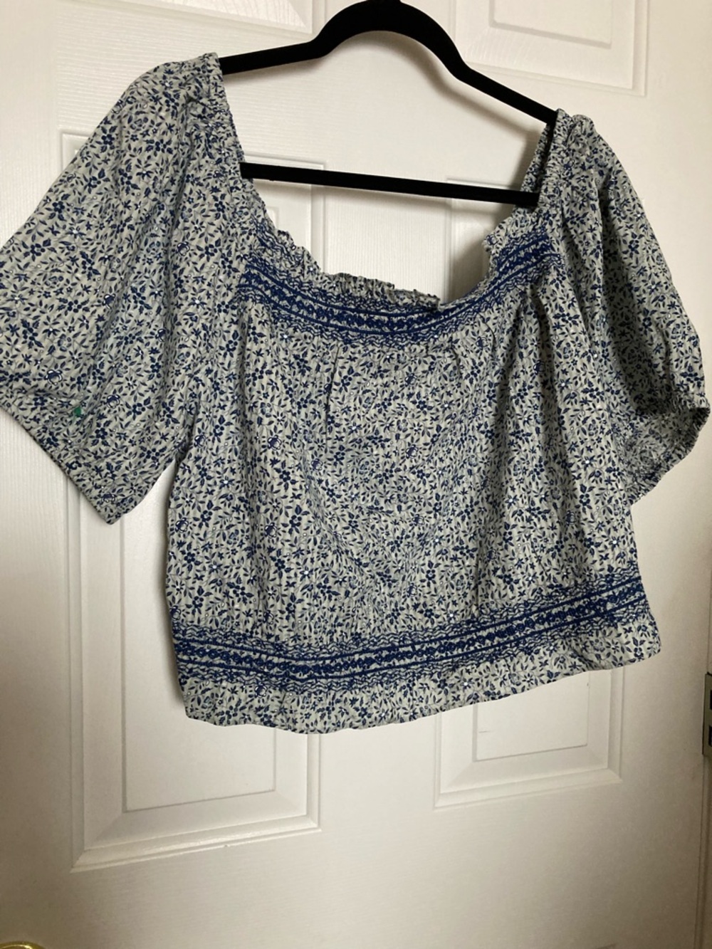 Madewell Blue and White Floral Off-Shoulder Crop Top